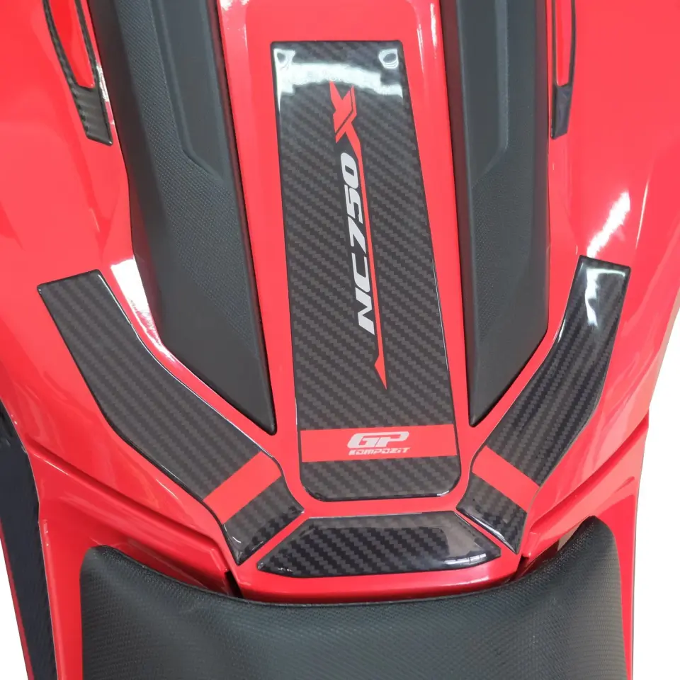 GP Kompozit Honda NC 750 X 2025 Uyumlu Tank Pad Karbon-Kırmızı