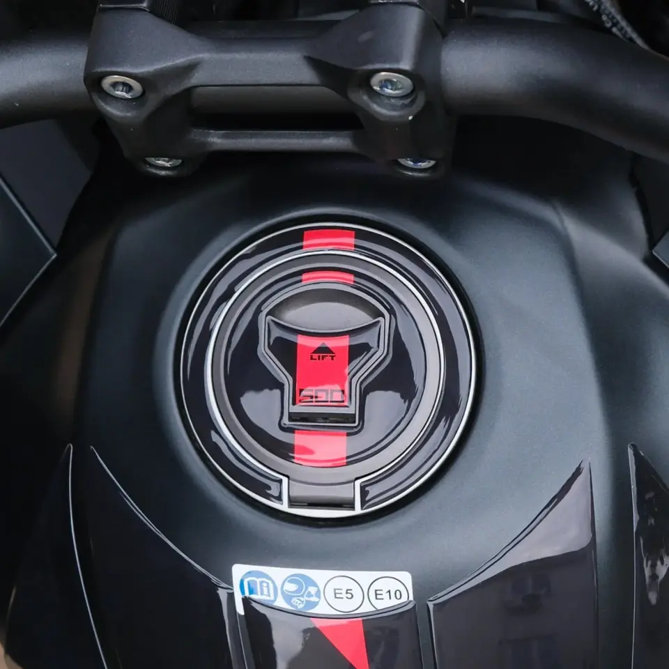 GP Kompozit Honda NX 500 2025 Uyumlu Tank Pad Seti Siyah-Kırmızı